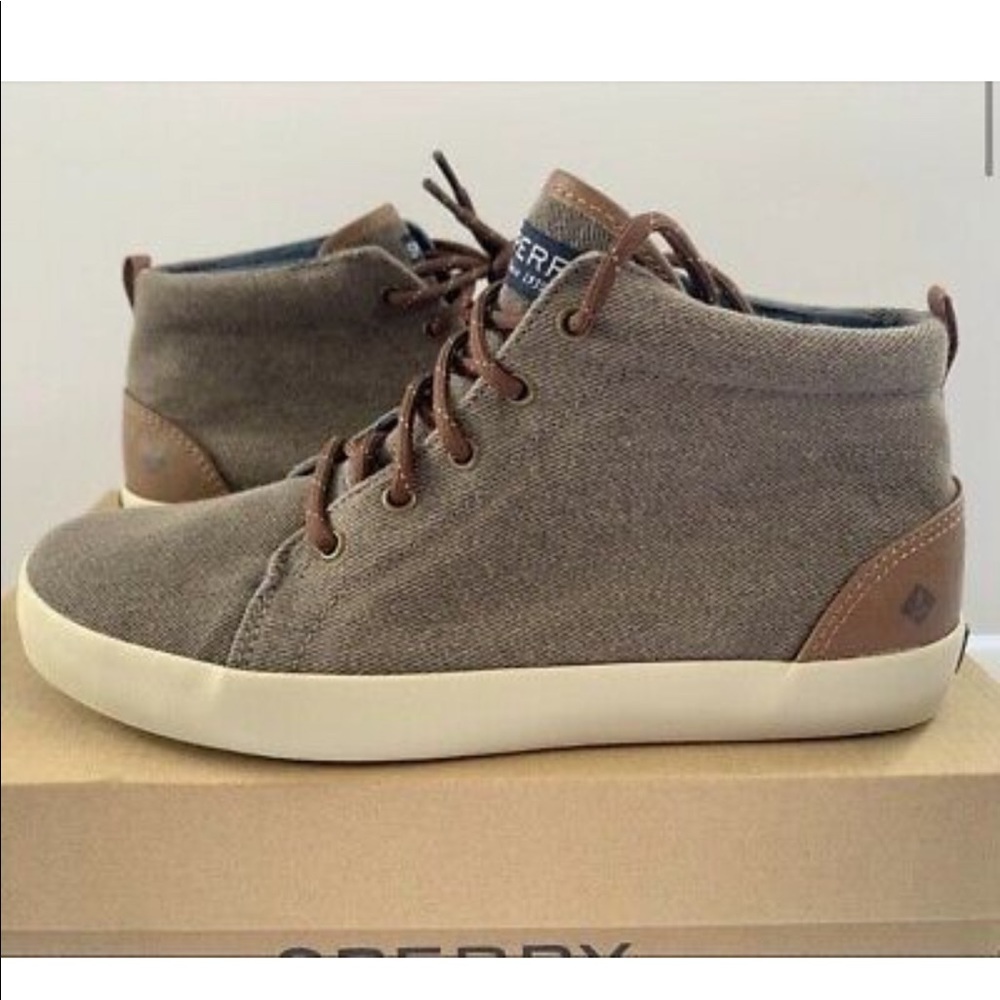 Sperry boys sz 6.5M boots